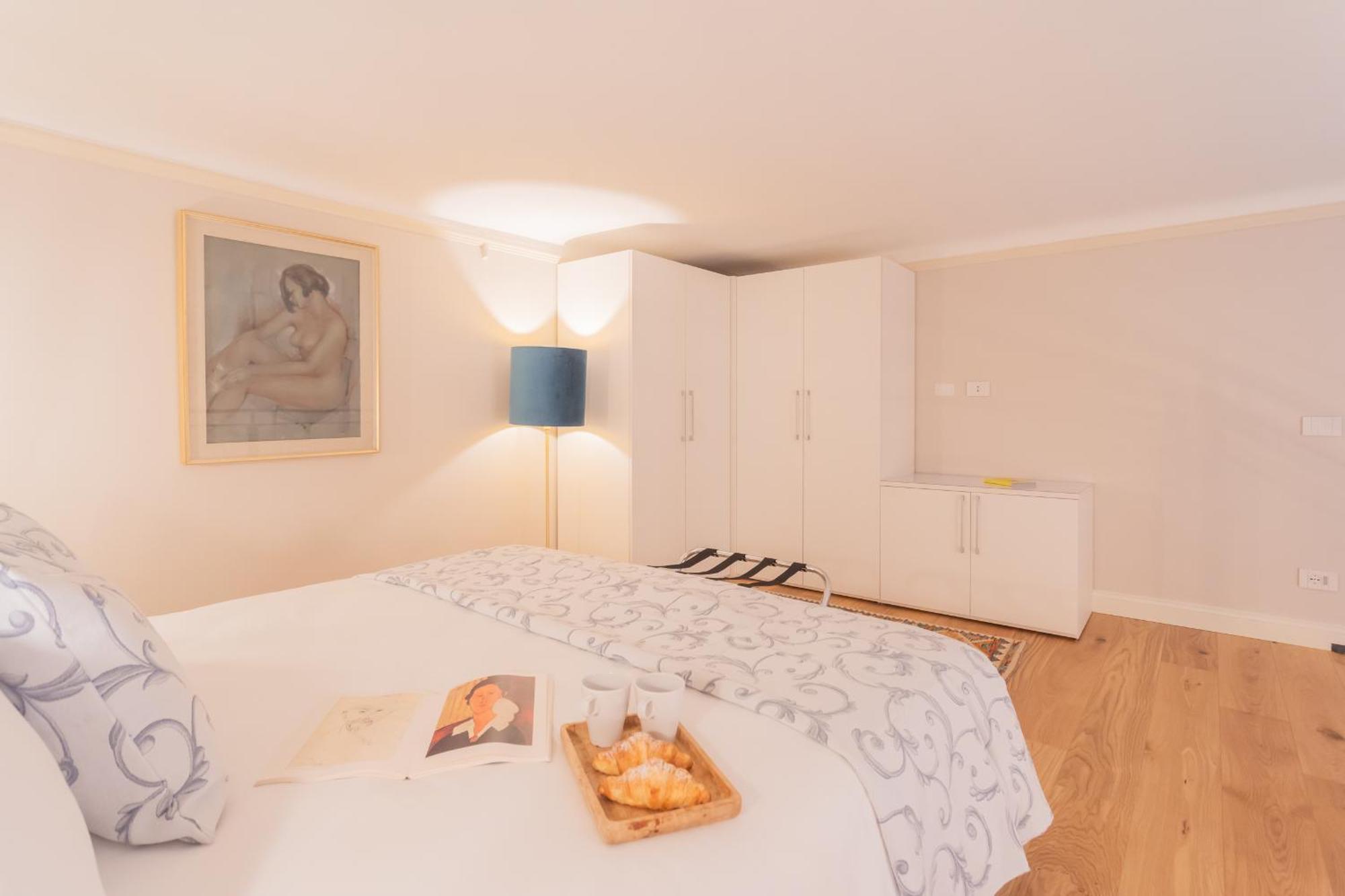 Cinque Giornate 70 Suites By Rent All Комо Екстериор снимка