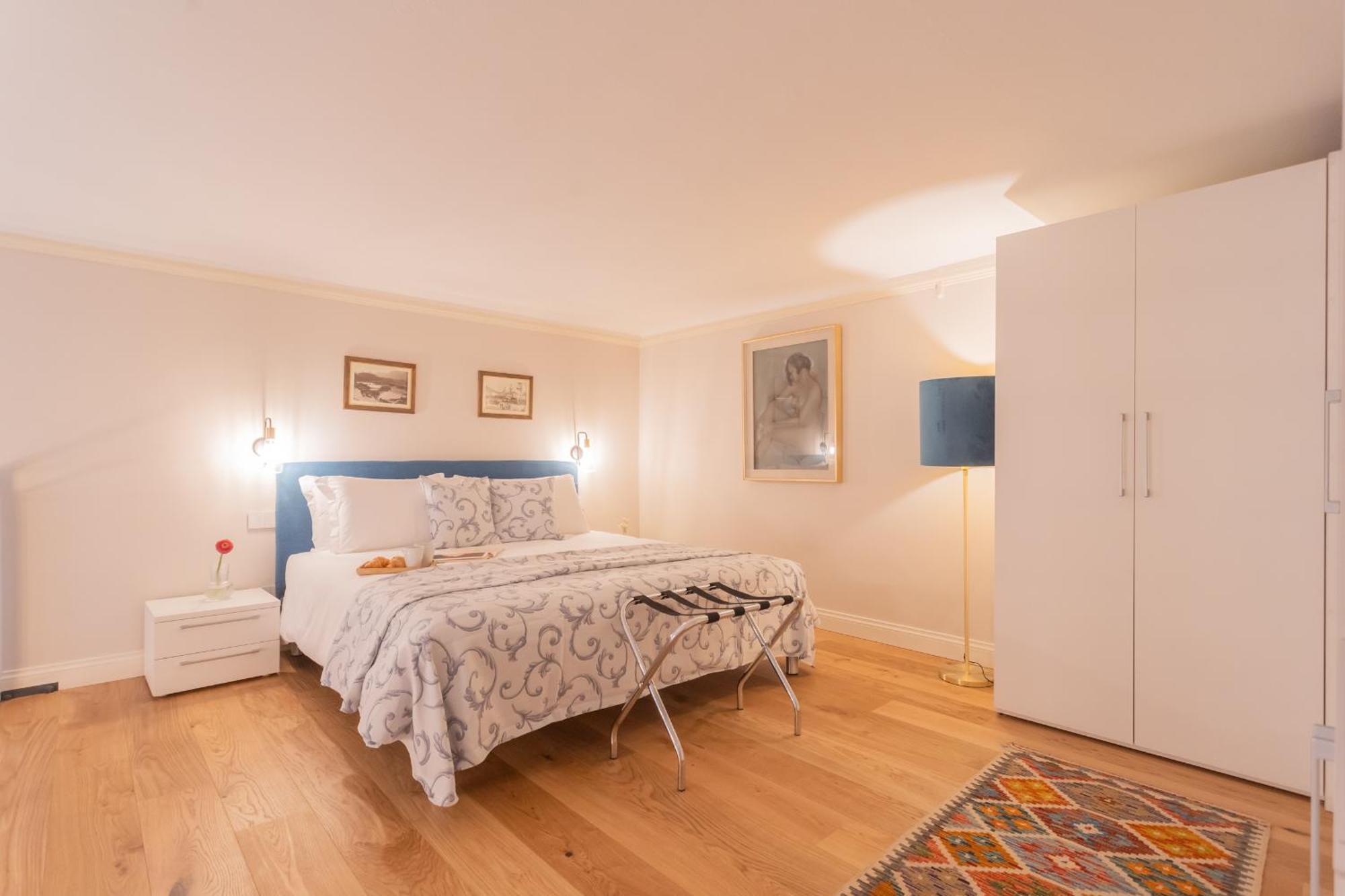 Cinque Giornate 70 Suites By Rent All Комо Екстериор снимка